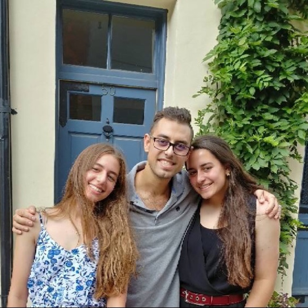 Meet your Posher, Sari